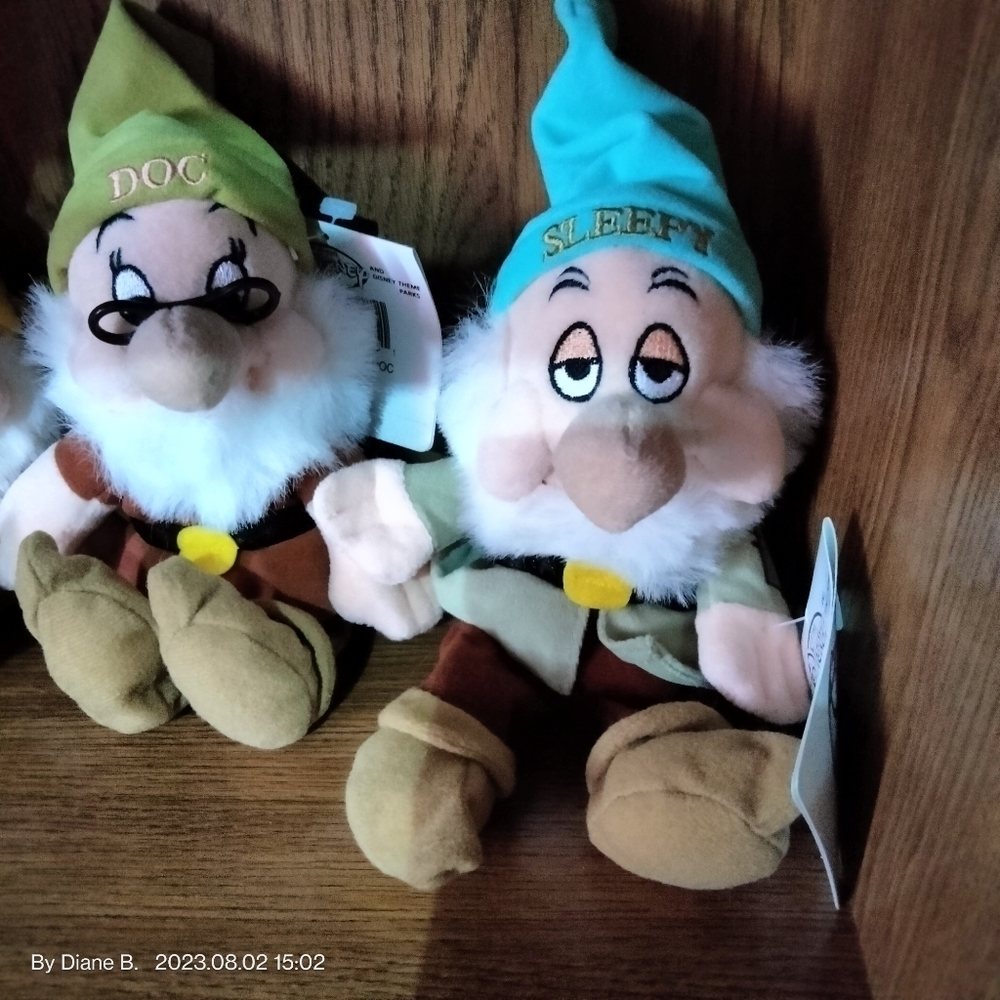Retired 9-Disney Snow White and the Seven Dwarfs Beanies NWT